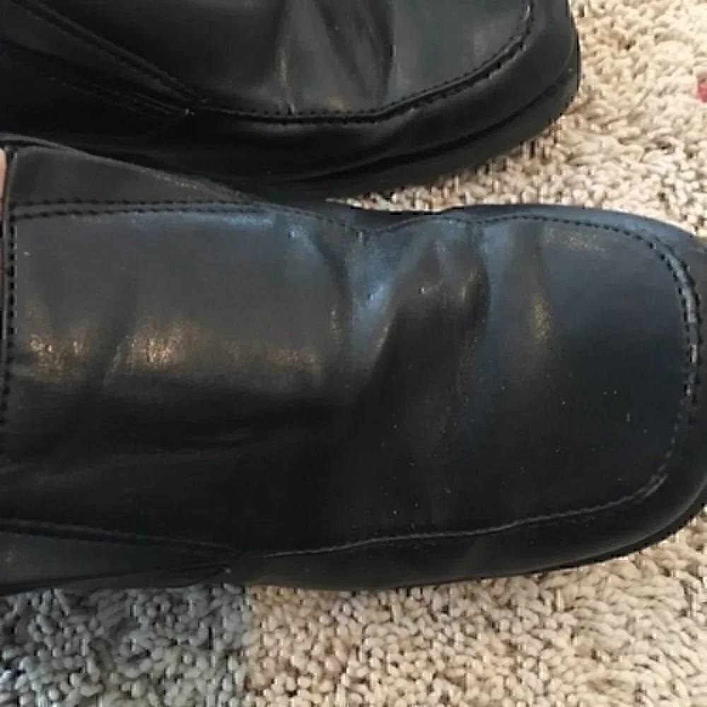 Boys size 2.5 black dress shoes